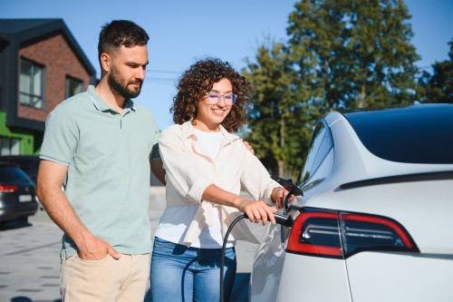 Véhicules électriques : des conducteurs satisfaits, des pratiques à accompagner