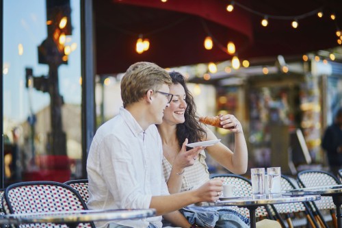 Le parc des commerces liés au tourisme se recompose dans la capitale